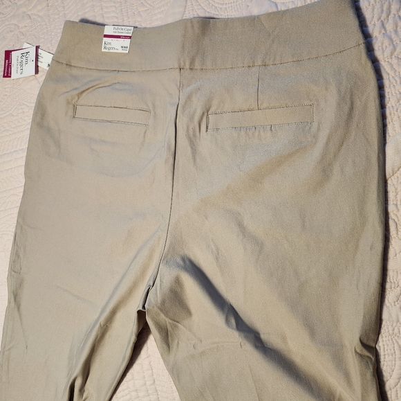 Kim Rogers Pull On Capri - Picture 2 of 7